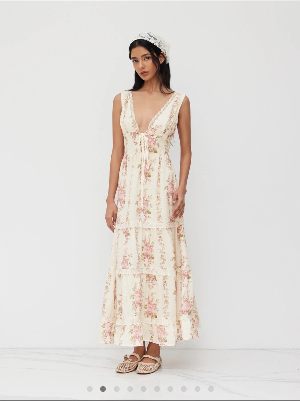 Cider V-NECK LACE TRIM FLORAL LACE UP LAYERED MAXI DRESS